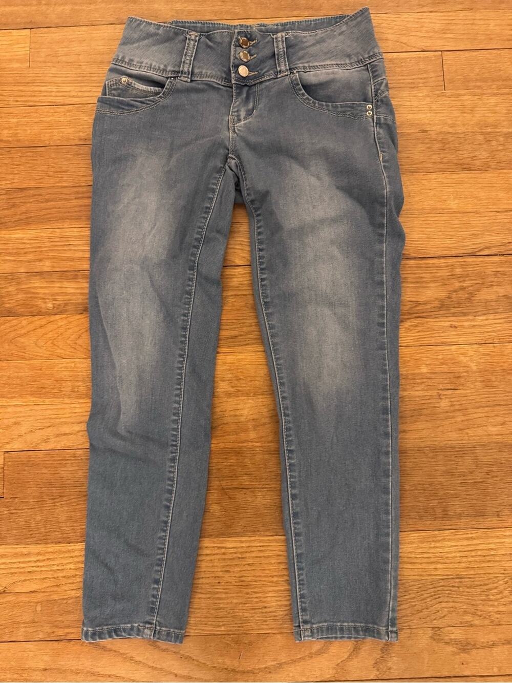YMI Wanna Betta Butt? Women's Blue Low Rise Skinny Jeans - Size 5
b92